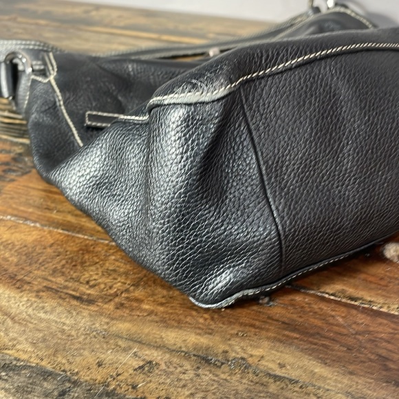 Danier black leather purse - excellent shape.  Pebbled leather - Picture 5 of 17